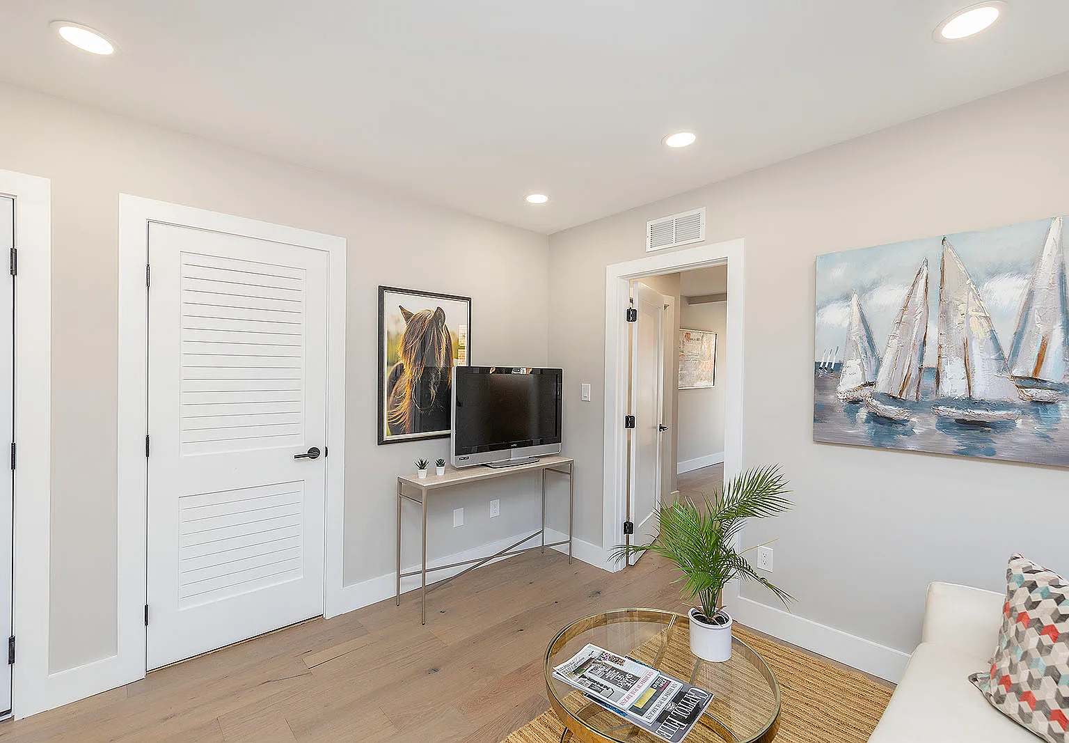 125 South Braddock Street - 202 — Photo 2