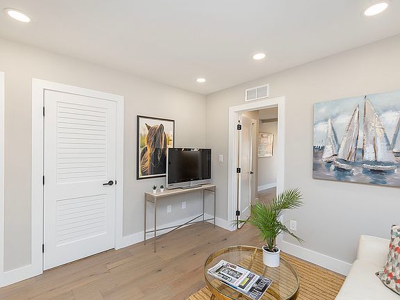 2nd image of 125 S Braddock St #202