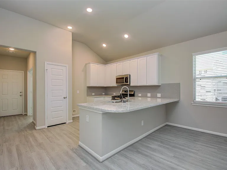 8418 Beacon Bay Cir — Photo 13