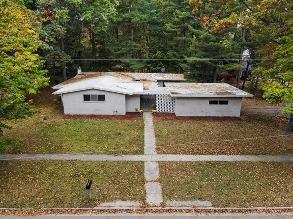 5313 Sturgeon Creek Pkwy, Midland, MI 48640