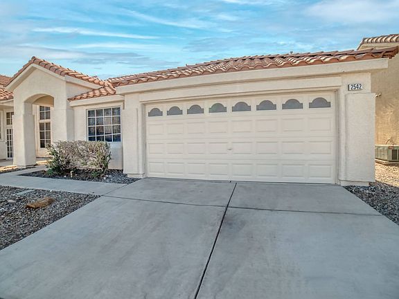 3rd image of 2542 Grand Basin Dr