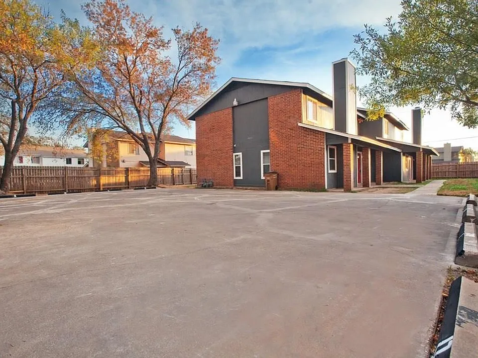8401 Colony Loop Dr