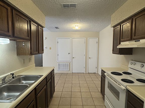 4th image of 405 Whitetail Dr