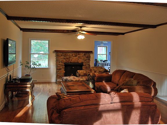 2nd image of 3811 Davis Dr