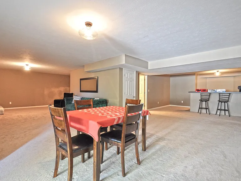 6021 Cottage Cir — Photo 28