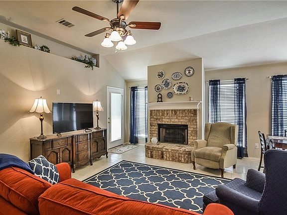 3rd image of 2749 Wakecrest Dr