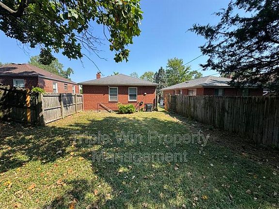 4th image of 8334 Elmore Ave