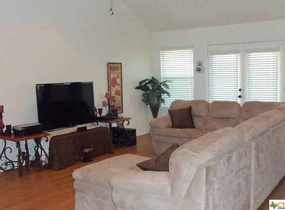2nd image of 200 Viola Dr