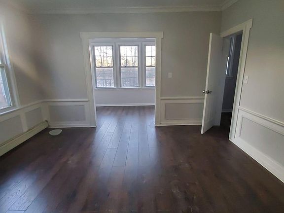 4th image of 238 Leslie St #D1