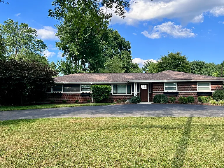 4186 Mount Carmel Tobasco Rd — Photo 4