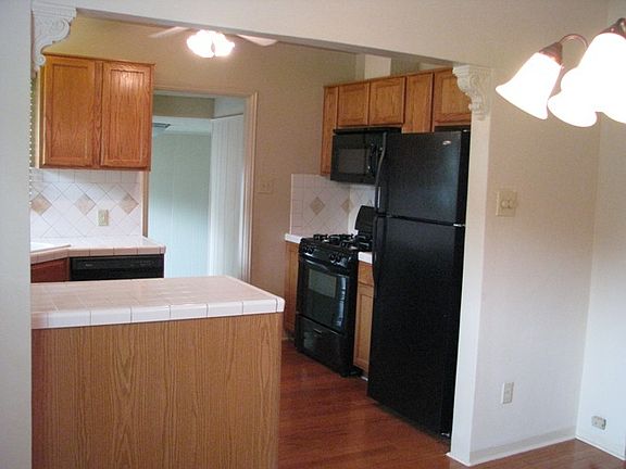 5th image of 2818 N Thorne Ave