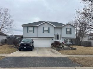 897 Cottonwood Dr, Elwood, IL