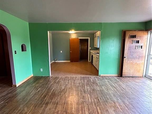 4th image of 915 S 3rd St W Suite W