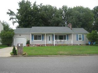 202 Lakeview Dr, Newport News, VA 23602