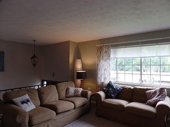 2nd image of 114 Larkspur Dr