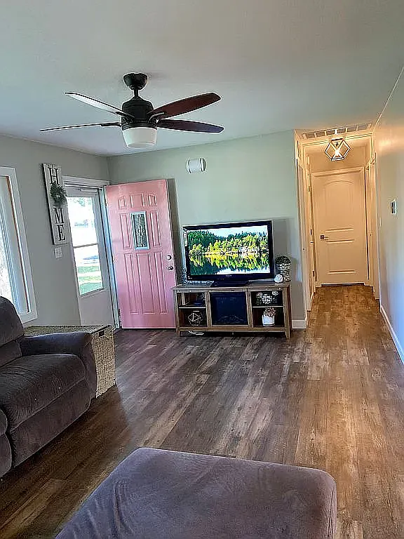 4 bed, 1476 sqft, $2,000 — Photo 3