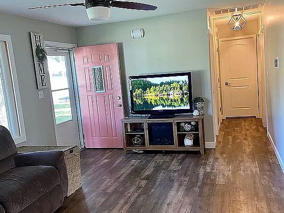 3rd image of 1025 Barger Dr