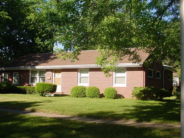 2002 S Vine St photo 1