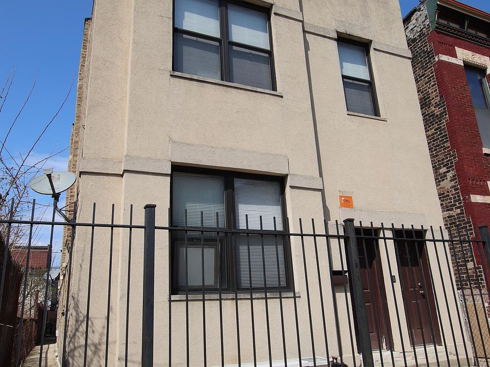 1st image of 2042 W Erie St #2R