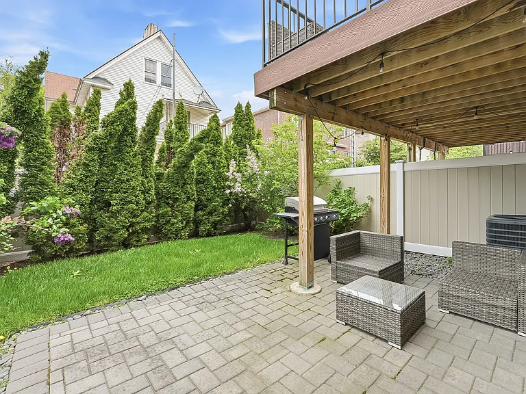 391 Lincoln Ave — Photo 33
