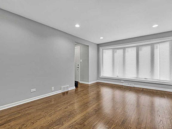 4th image of 10647 S Kedzie Ave