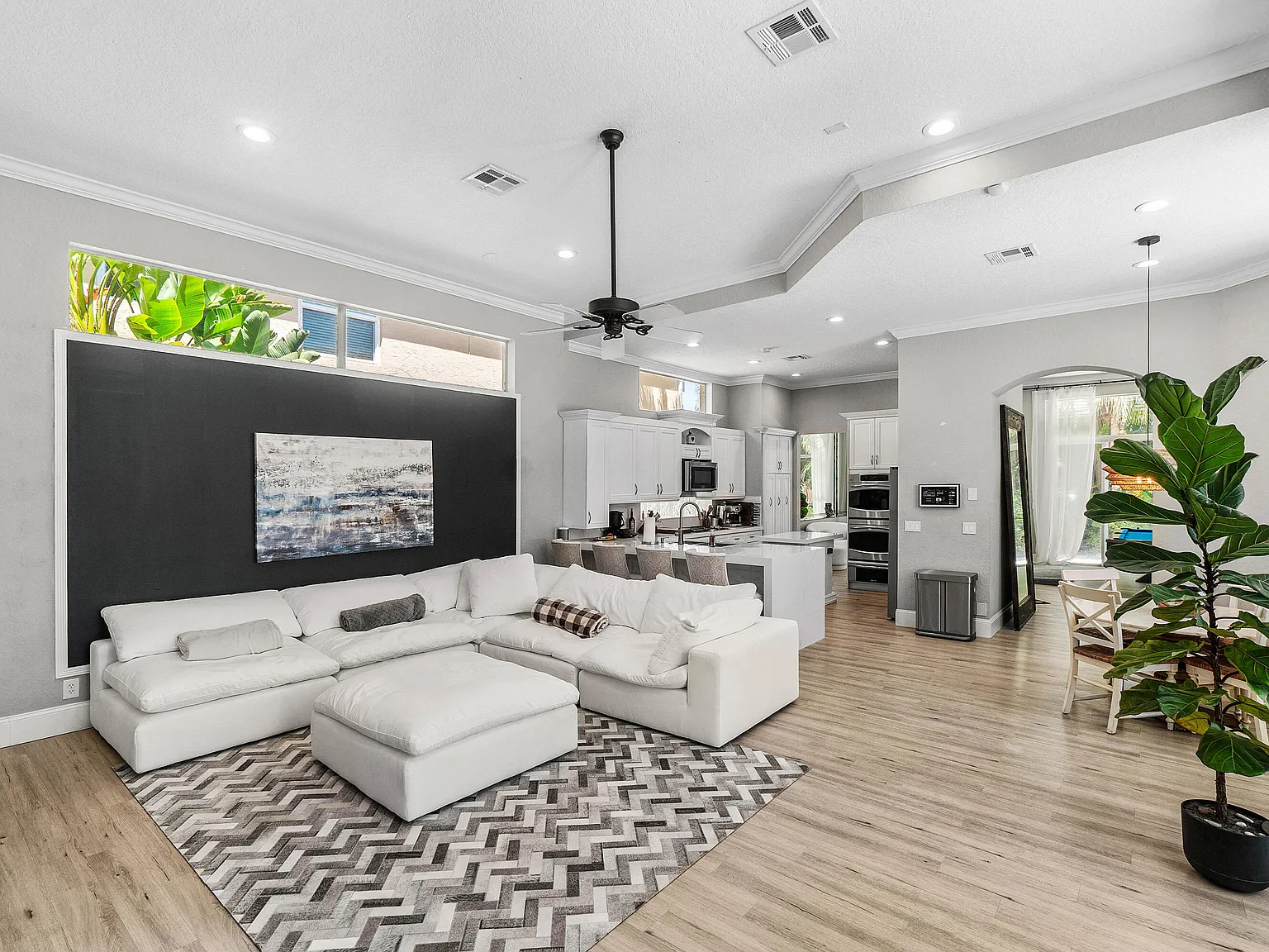 5 bed, 4.5 bath, 3421 sqft, $9,000 — Photo 4