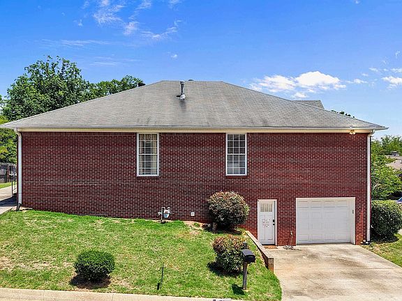 3rd image of 1524 Jacobs Cir