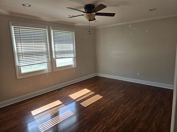 4th image of 604 Pemberton Ave