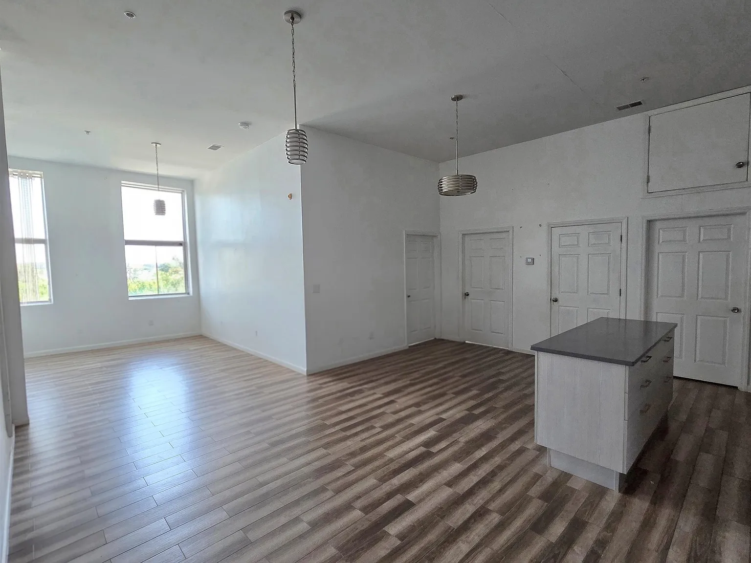 2 bed, 1.0 bath, 1200 sqft, $2,350 — Photo 4
