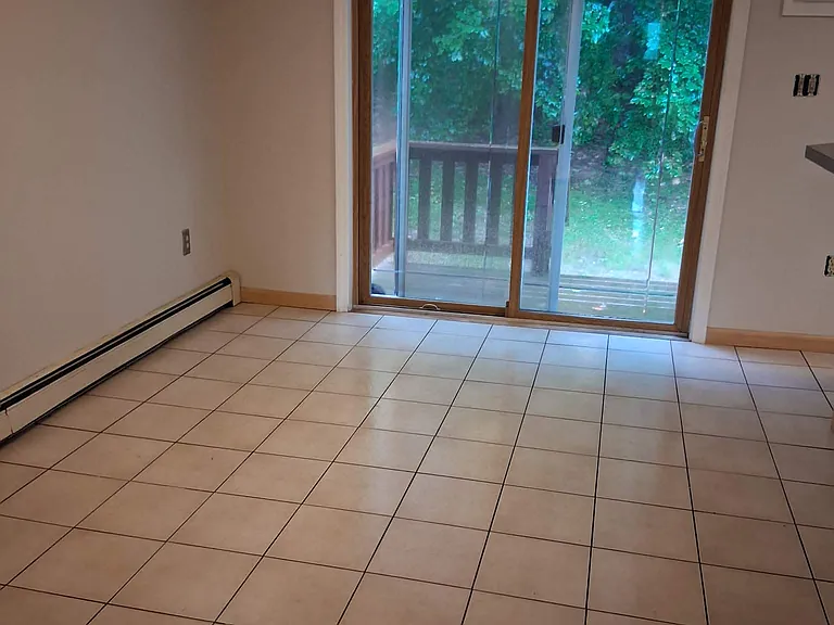 347 Circle Rd — Photo 5