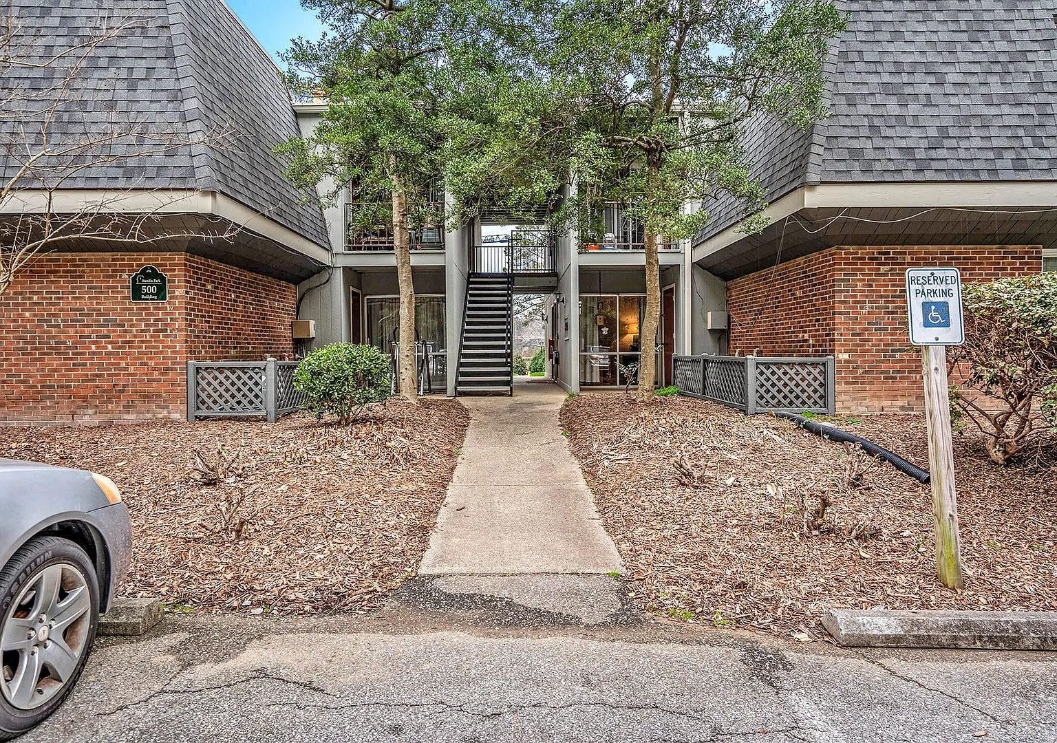 2 Bed 1.5 Bath Condo - Close To Unc! Beautifully Renovated-Move In Ready! $500 Off First Month's ... — Photo 1