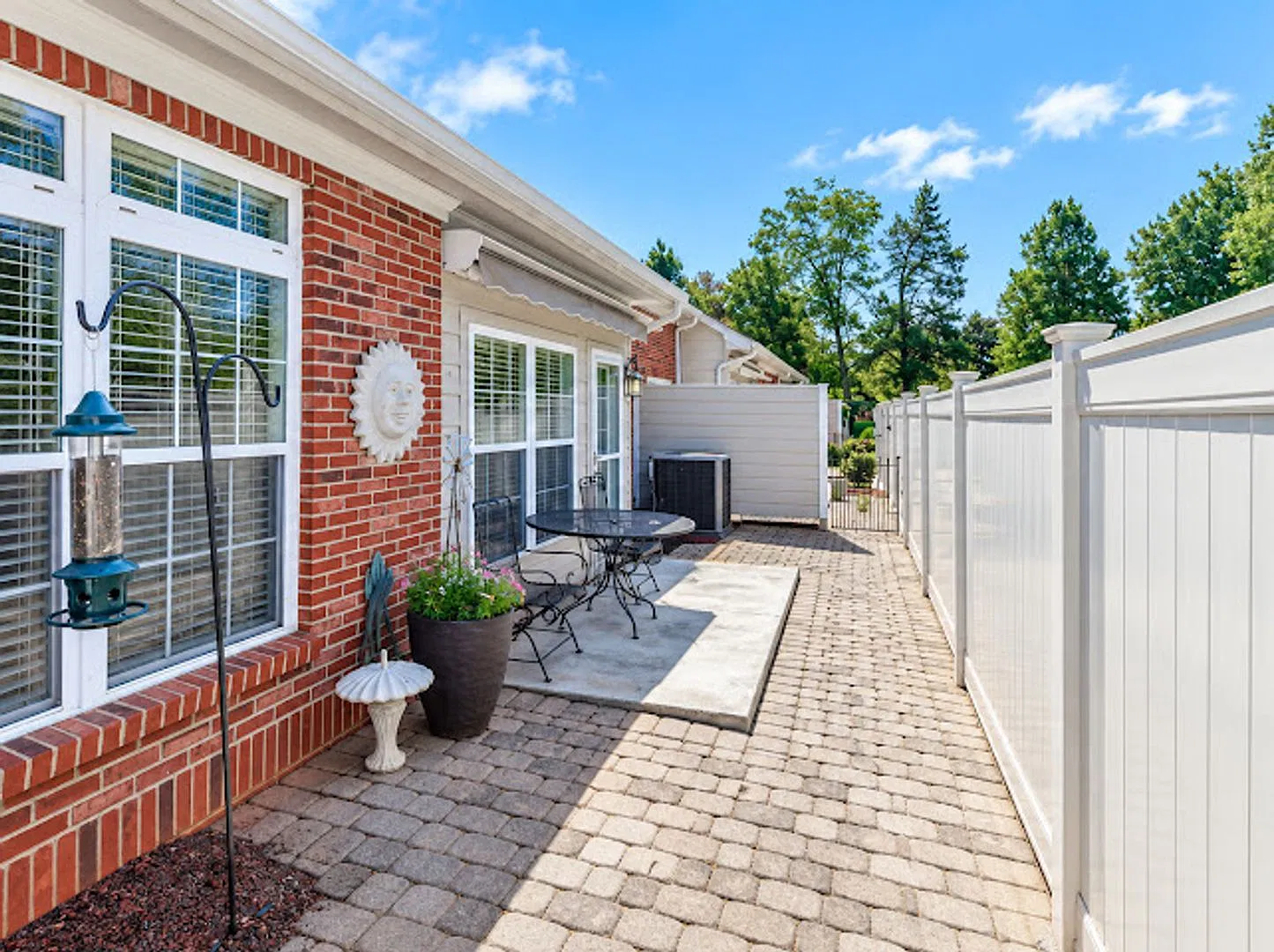 First Month Free: The Oaks On Davie Townhome, 908 C — Photo 4