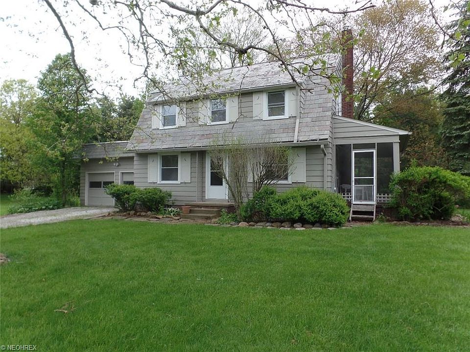 1st image of 245 E Bath Rd