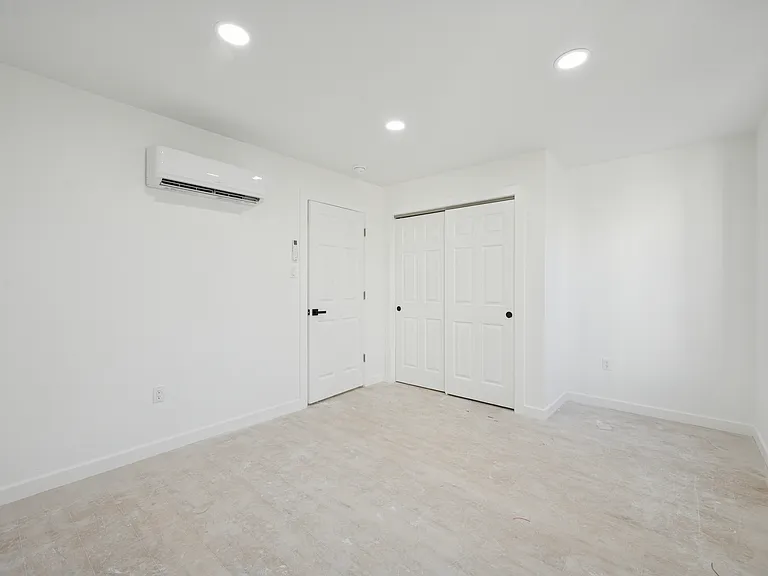 51 Farson St #4 — Photo 8