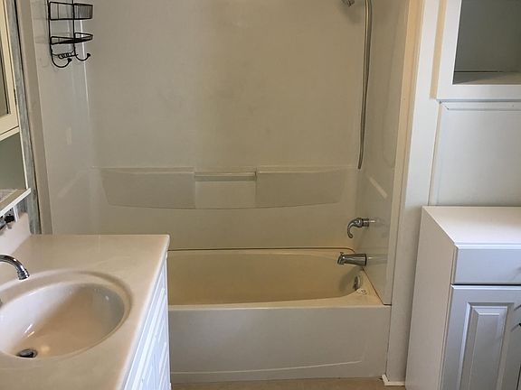 2nd image of 523 Hanson St