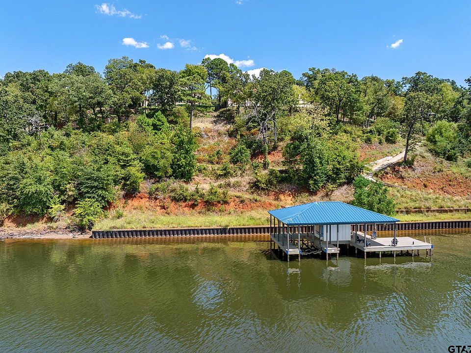 1st image of 151 Lake Bluff Dr