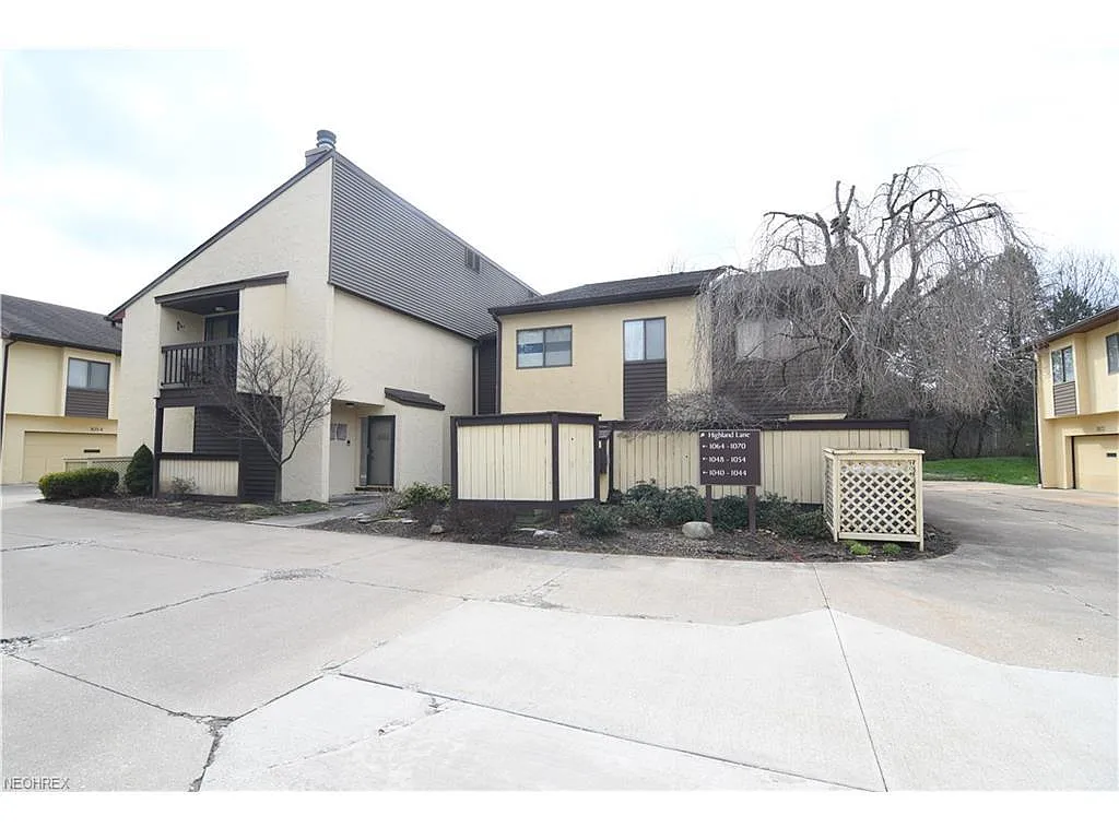 1068 Hampton Ridge Dr photo 1