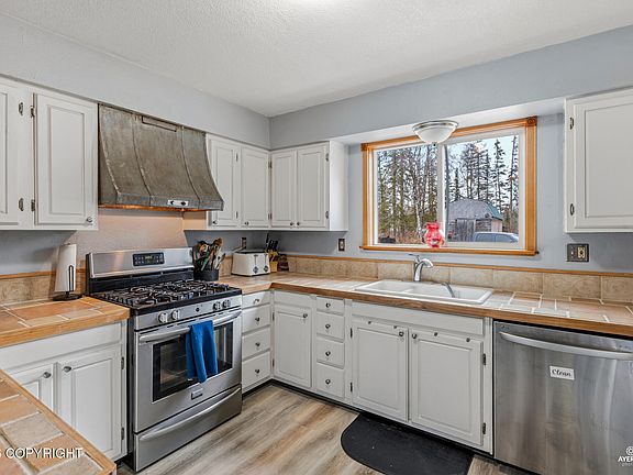 5th image of 53295 Bell Ave