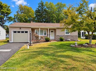 68 Edinburgh Dr, Toms River, NJ 08757