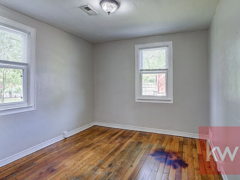 2025 Sherwood Rd — Photo 9