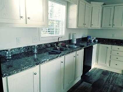 3rd image of 15 Fairlane Dr