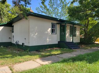 624 4th Ave NW, Jamestown, ND 58401