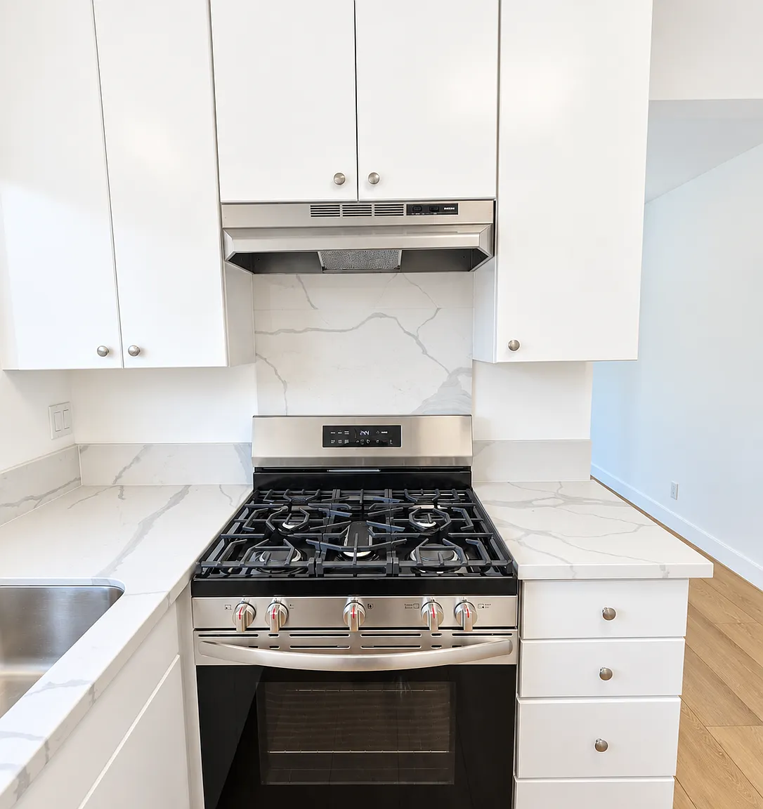 1 bed, 750 sqft, $3,195 — Photo 3