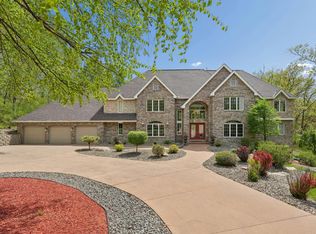 18751 Knollwood Cir, Lakeville, MN 55044