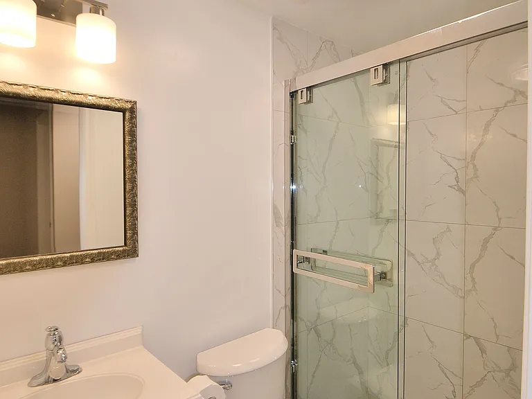 102 Belmont Ave #LOWER — Photo 10