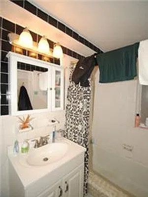 Rented by Buchbinder & Warren | media 14