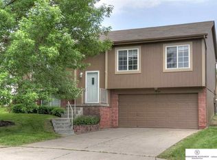 19104 U St, Omaha, NE 68135