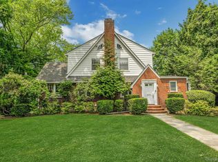 11 Oxford Rd, White Plains, NY 10605