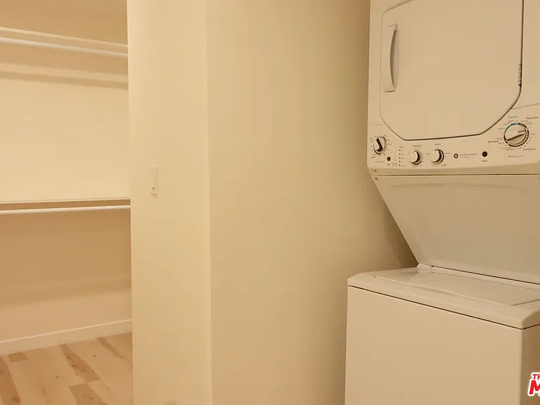 918 N San Vicente Blvd #E — Photo 14