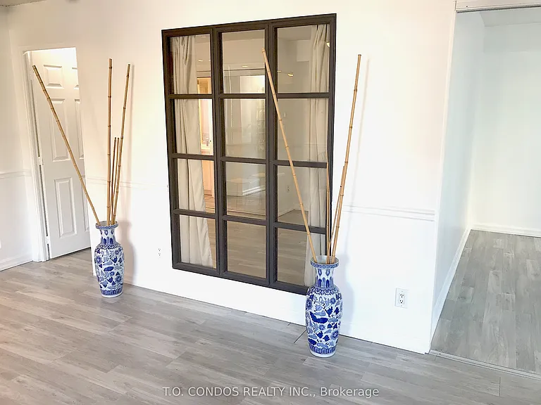 633 Bay St #511 — Photo 9